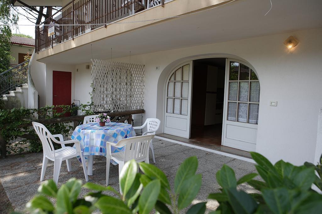 Ba - Villa Stella - 3 Apartments- 利尼亚诺萨比亚多罗 外观 照片