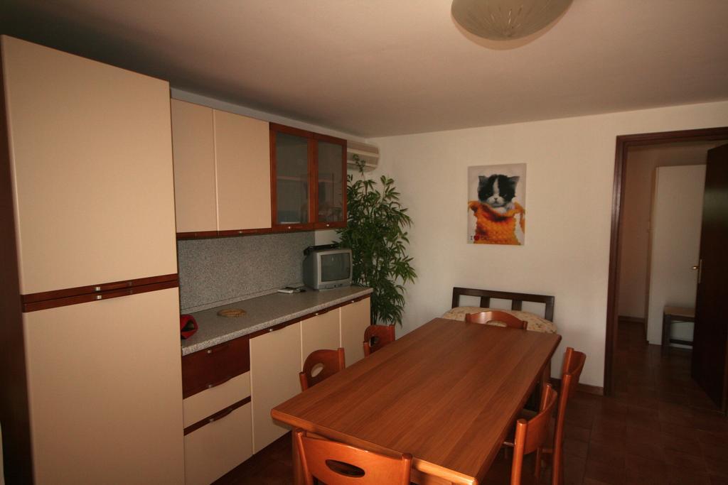 Ba - Villa Stella - 3 Apartments- 利尼亚诺萨比亚多罗 外观 照片