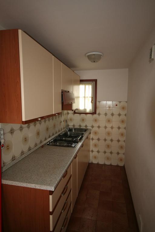 Ba - Villa Stella - 3 Apartments- 利尼亚诺萨比亚多罗 外观 照片