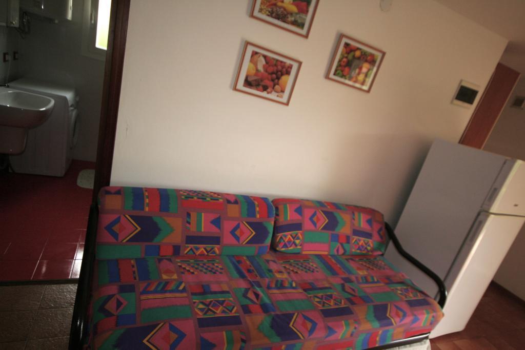 Ba - Villa Stella - 3 Apartments- 利尼亚诺萨比亚多罗 外观 照片